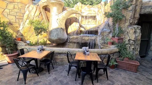 Manoushe Lebanese Food & Bakery