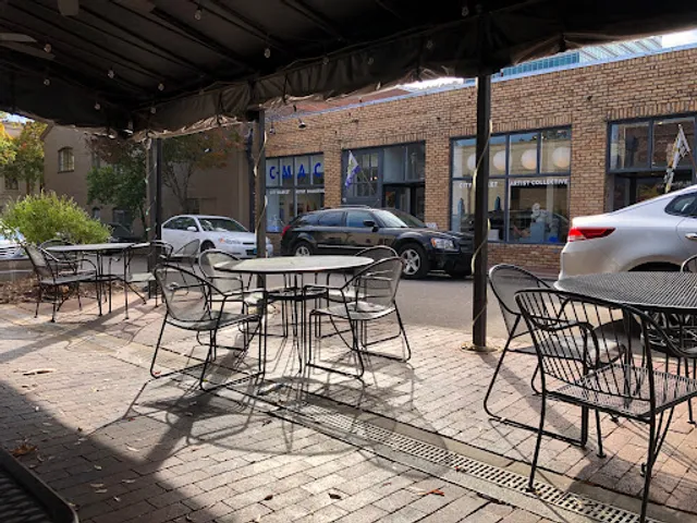 Vic's Italian Restaurant & Pizzeria