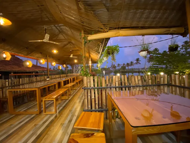 VARAMBU -വരമ്പ് Puthenkari vibe’s Hotel