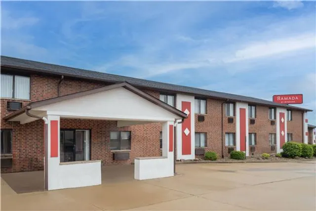 Ramada by Wyndham Cedar Rapids South