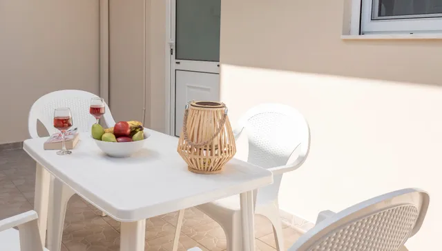 Summer Pearl Apartments