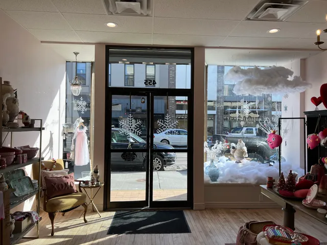 Holiday House Boutique