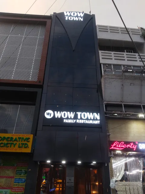 WOW Town Restaurent