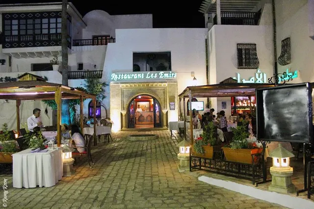 Les Emirs Smokers' restaurant