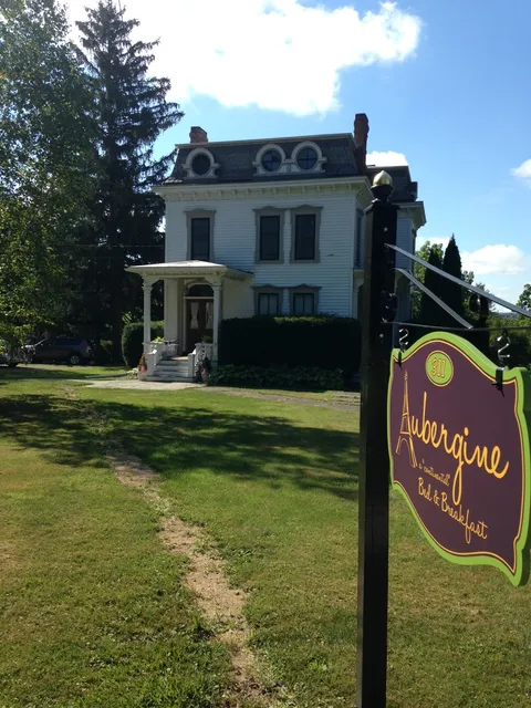 Aubergine Bed and Breakfast