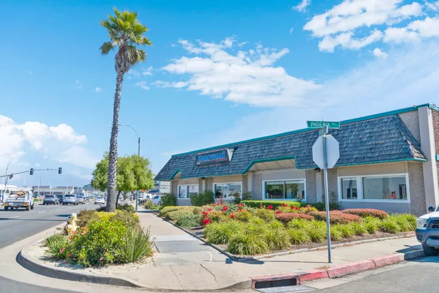 University Plaza Shopping Center