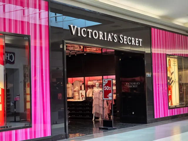 Victoria's Secret & PINK