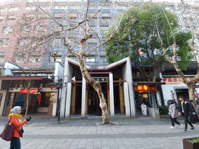 麦当劳西湖银泰餐厅