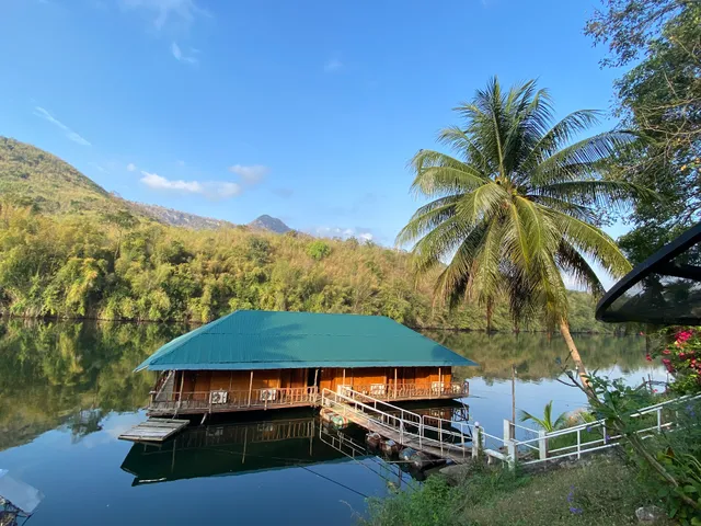 แพจิตรธาดาธารน้ำ