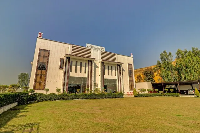 OYO New Abhinandan Hotel