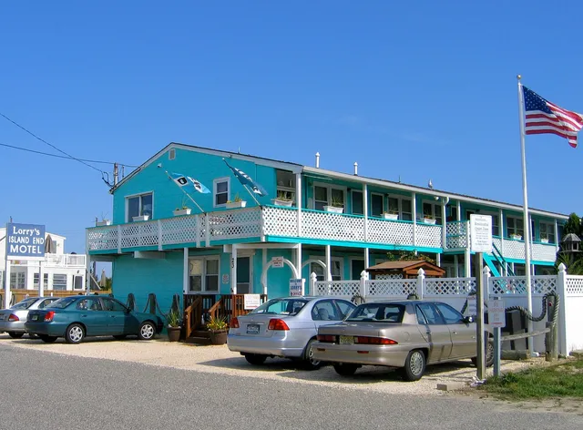 Lorry's Island End Motel