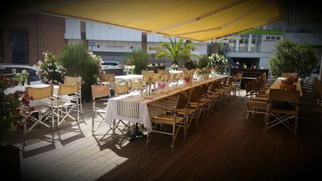 Schilling am Bahnhof