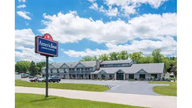AmericInn by Wyndham Lake City
