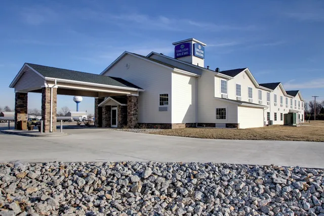 Cobblestone Hotel & Suites - Newton