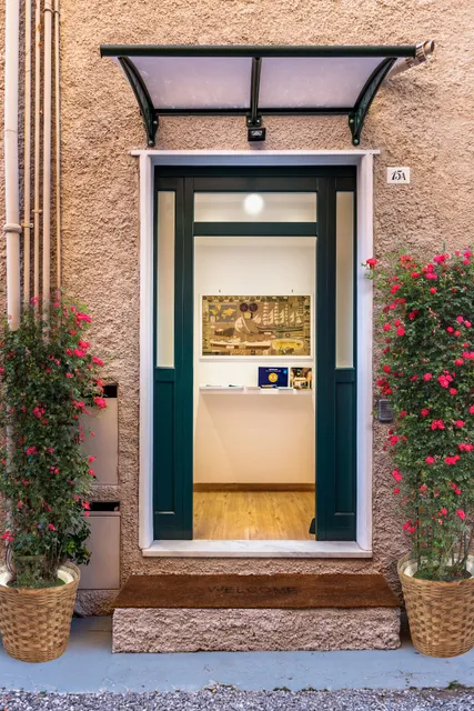 Affittacamere la Corallina. , aperti tutto l anno disponibile camere doppie , triple , quadruple con cucina.