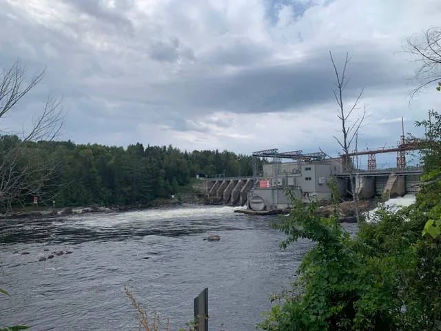 Cottages Fast Cedars