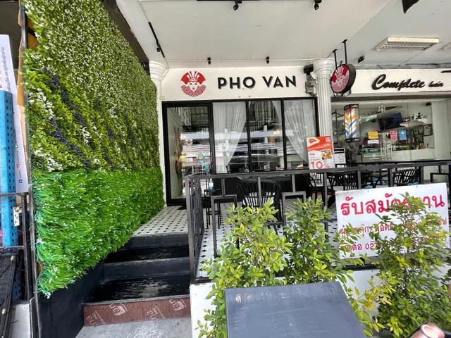 Pho Van Srinagarindra