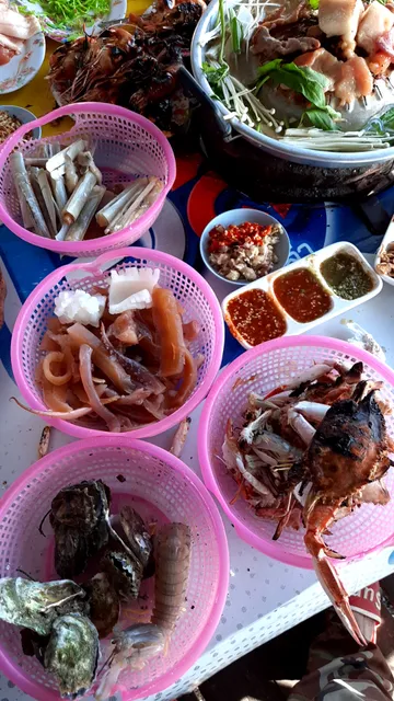 Morning Market ตลาดเช้ามืด