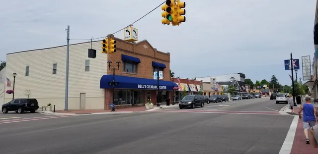 Bell's Clearance Center