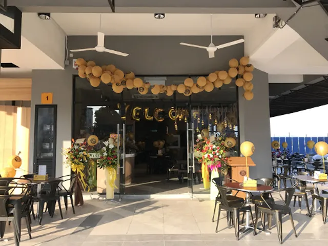 OLDTOWN White Coffee @ Mahacity Kuah