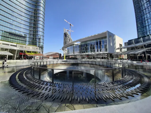 Piazza Gae Aulenti