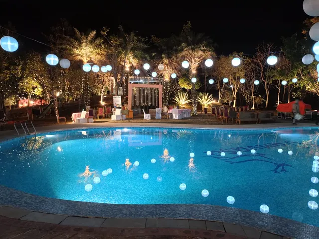 Sterling Vanvasa Lansdowne