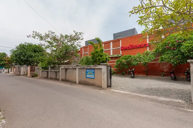 RedDoorz Syariah near Banda Aceh Convention Hall