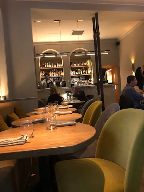 LOUVRE run by Saison