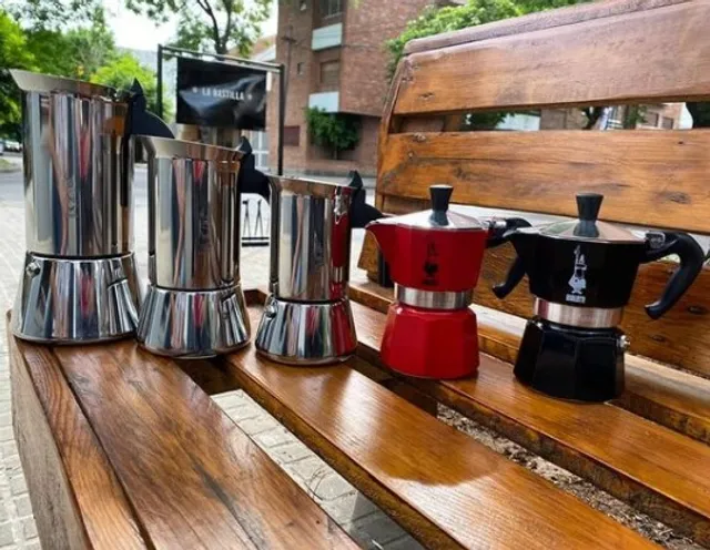 CAFÉ LA BASTILLA LA PLATA