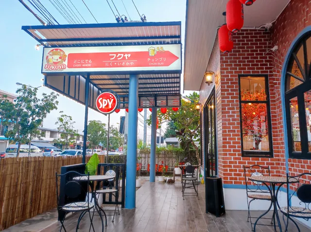 Fukuya Nikuniku and Izakaya