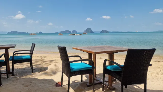 Mama kitchen & Moonbar