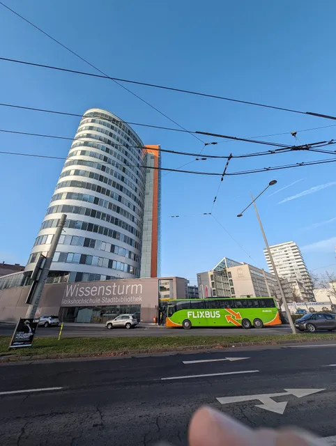 Wissensturm - community college and public library Linz