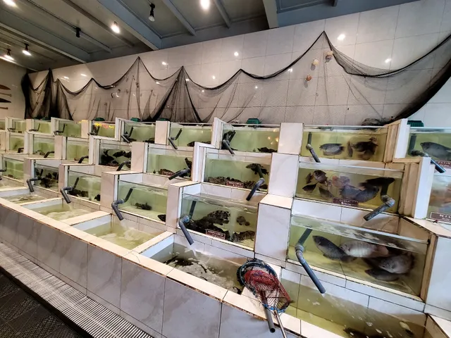 Layar Seafood KH Abdul Wahab Siamin