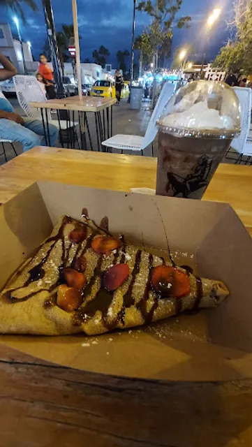 Almazén: Gelato, crepas & Café