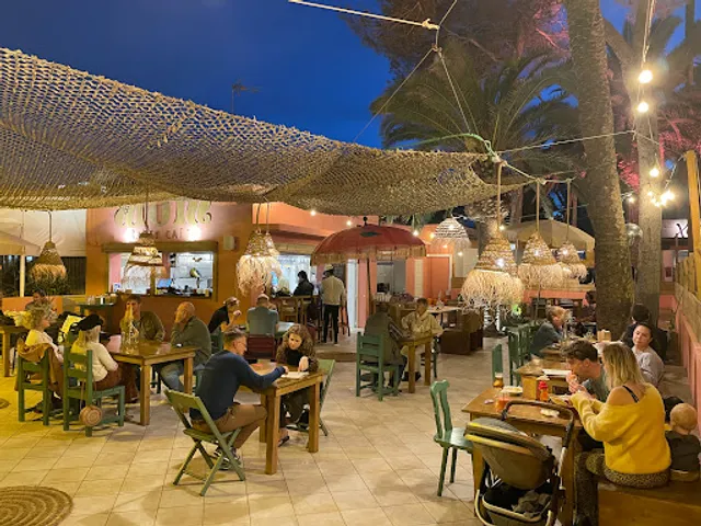 Word of Mouth (WOM) - Santa Eulalia