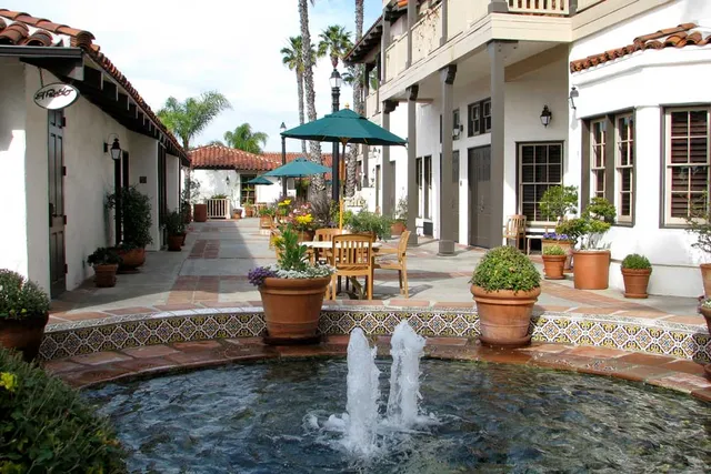 Fairfield by Marriott Inn & Suites San Diego Old Town