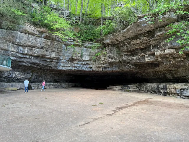 Dunbar Cave Visitor Center
