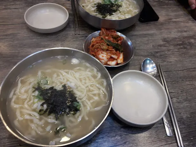 홍두깨손칼국수