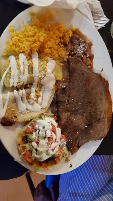 El Nuevo Tenampa Restaurant