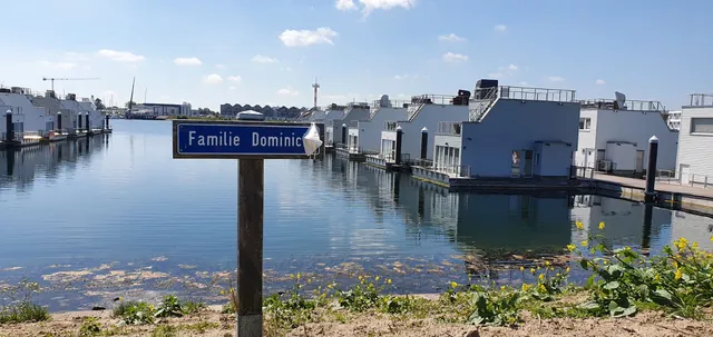 Schwimmendes Ferienhaus 10° Ost - Die FERIENHAUS-AGENTUR