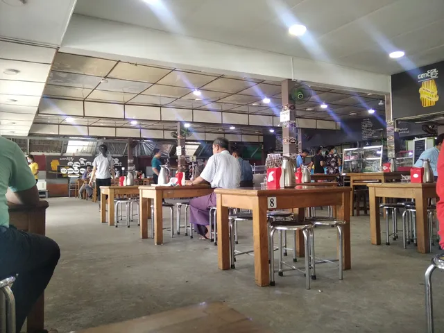 စည်တော်ကြီး ကဖေးနှင့်စားဖွယ်စုံ Si Daw Gyi Cafe