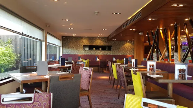 Scotts Bar & Restaurant