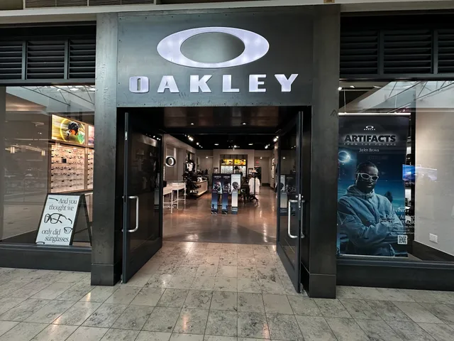 OAKLEY
