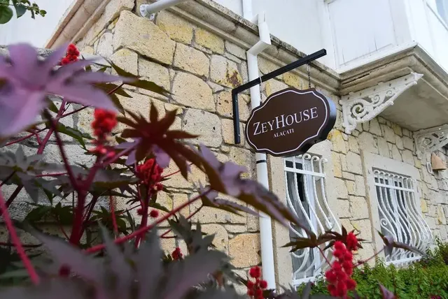 Zeyhouse Alaçatı