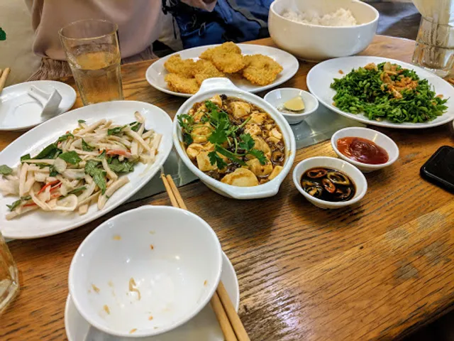 San May Cafe & Vegetarian Restaurant