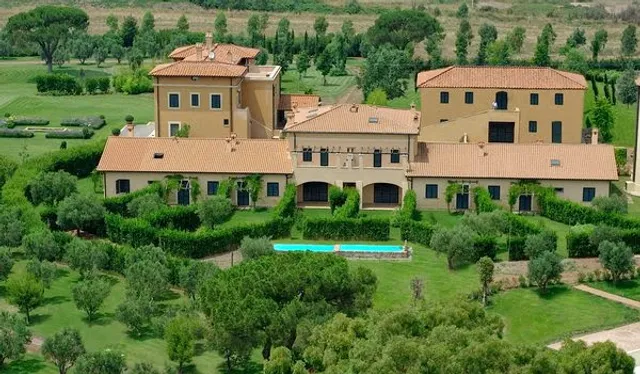 Casale Di Tormaggiore Villa and Country Suites