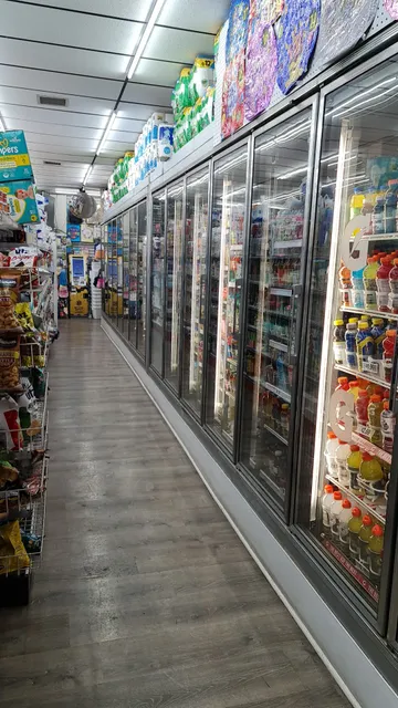 T & P Woodlands Food Market