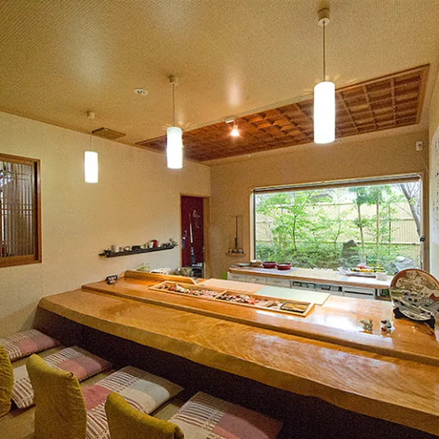 Tenshin Sushi & Japanese Cuisine - Amakusa Honten