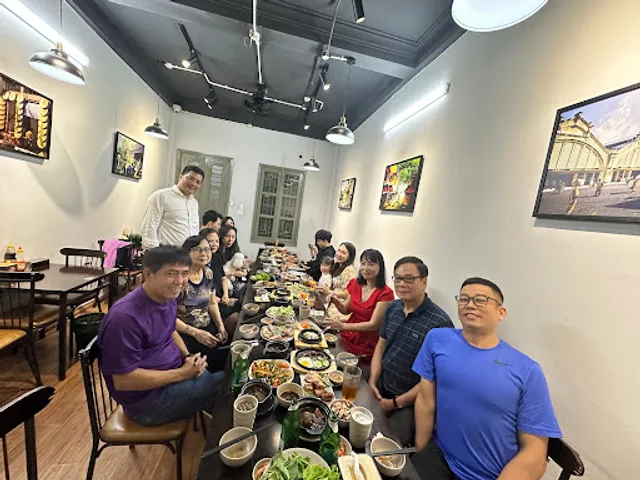 Cơm Đốt Thố Lão Đại - 30 Lê Văn Hưu