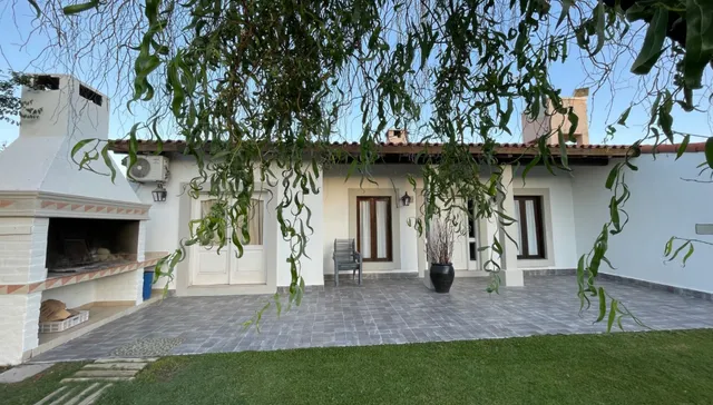 CASA POR LOS CAMINOS DEL VINO